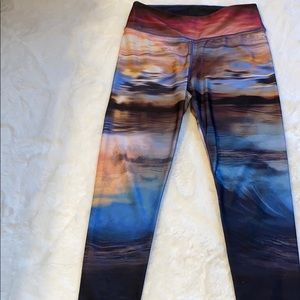 AMERICAN EAGLE SUNSET LEGGINGS